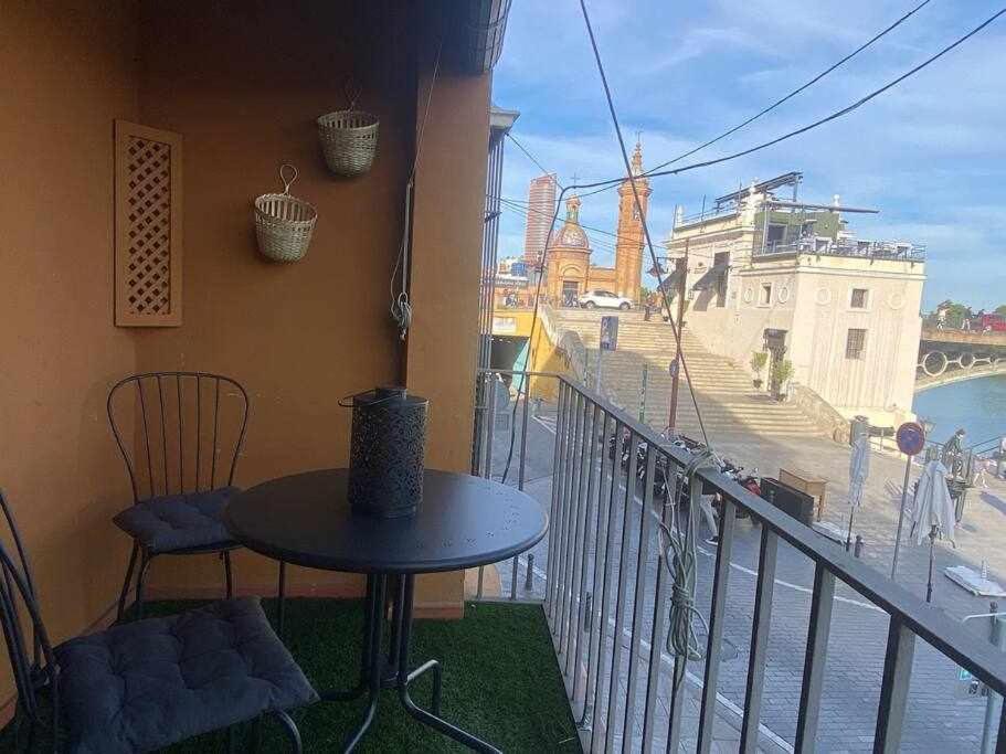 Apartamento Con Vistas Al Rio Sevilla Exteriér fotografie